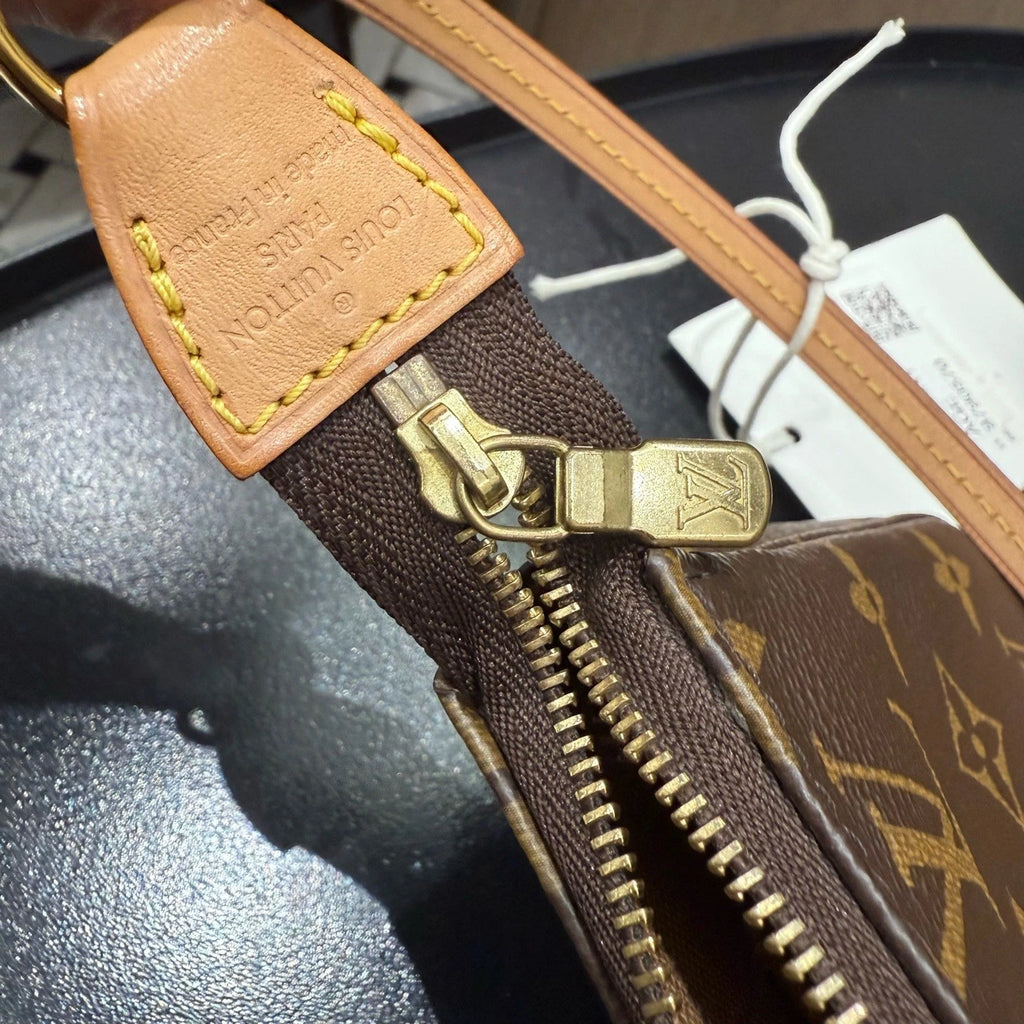 Louis Vuitton Pochette Accessoires Monogram Canvas Shoulder Bag