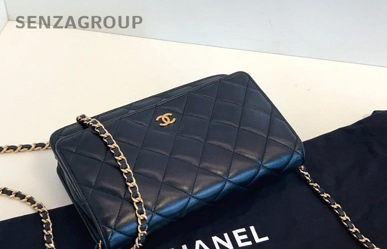 CHANEL Quilted Lambskin Crossbody Shoulder Bag Women Black