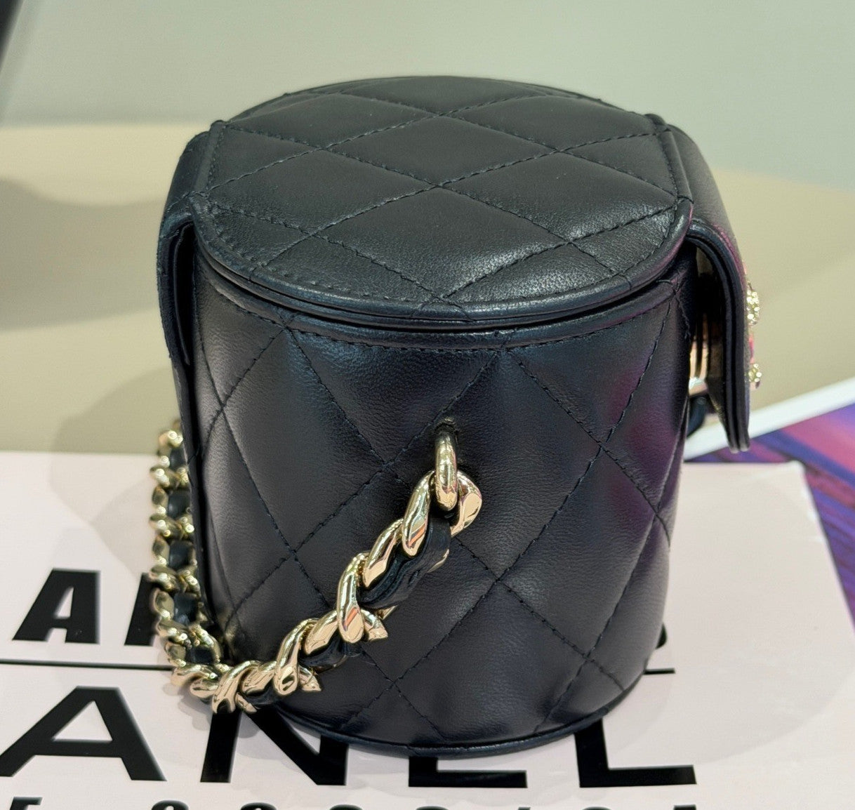 Chanel Lambskin Diamond Vanity Chain Crossbody Black Gold Women Classic Fashion