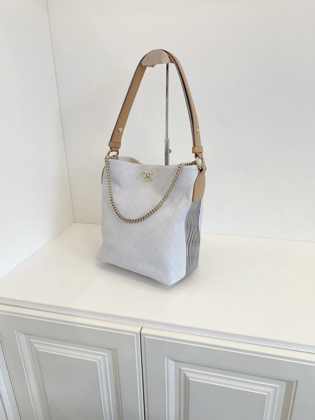 Chanel Calfskin Diamond Bucket Chain Shoulder Bag Crossbody White Gold Women