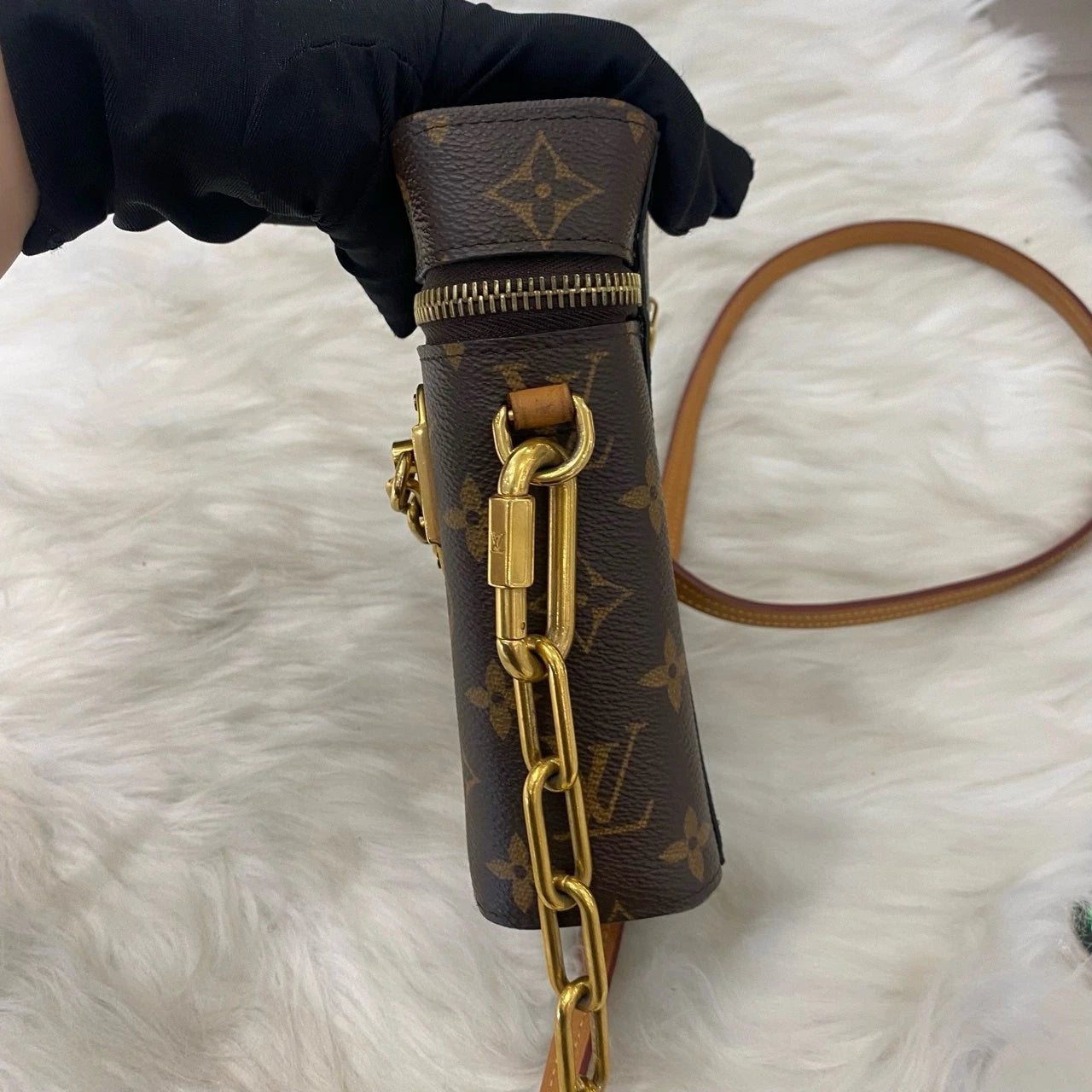 Louis Vuitton Monogram Brown Phone Bag Gold Buckle Crossbody Classic Women