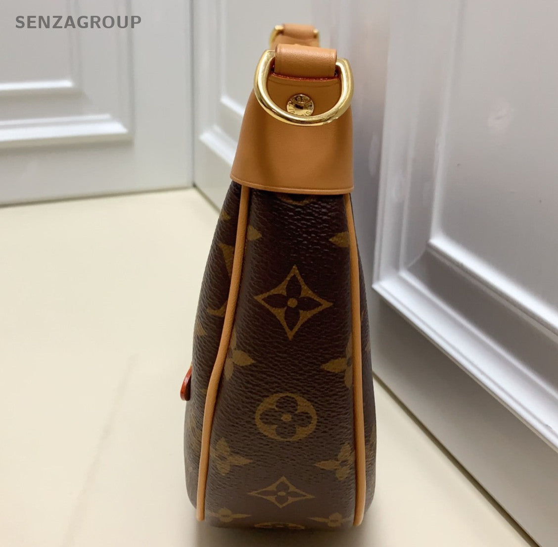 Louis Vuitton Monogram Loop Chain Shoulder Bag Crossbody Brown Gold Women