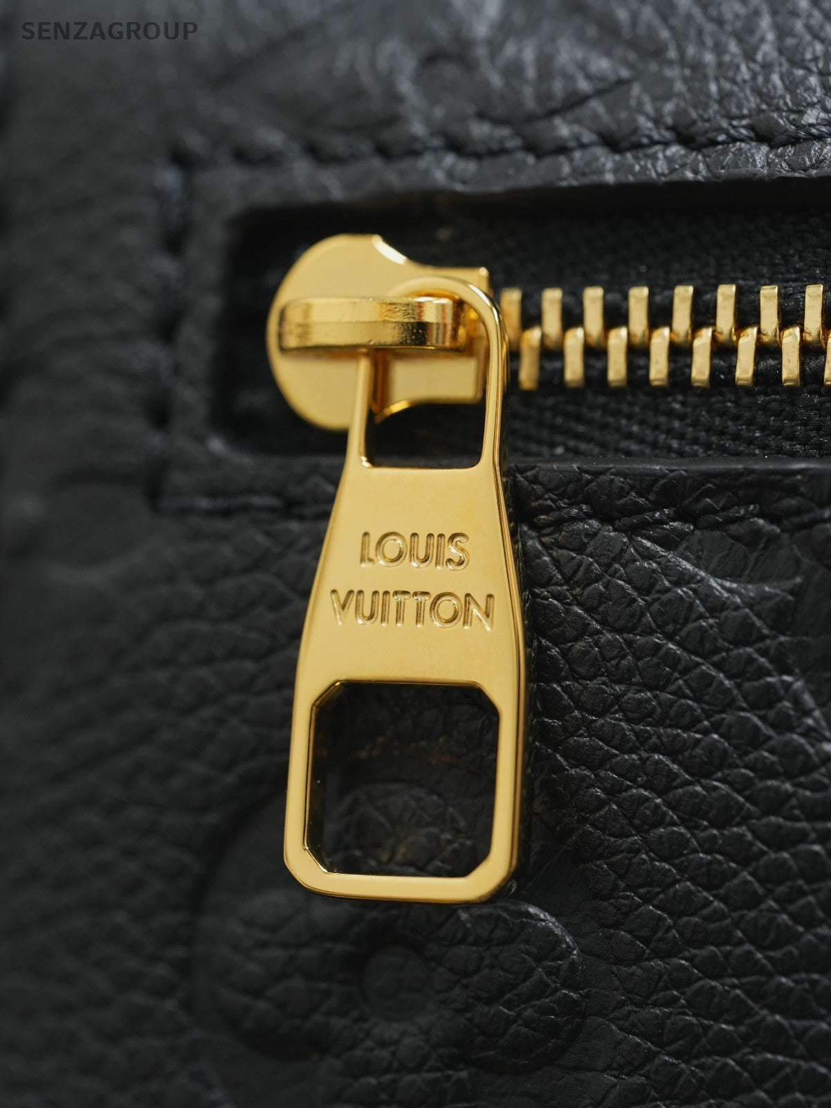 Louis Vuitton Pochette Metis East West Monogram Empreinte Almost Brand NEW