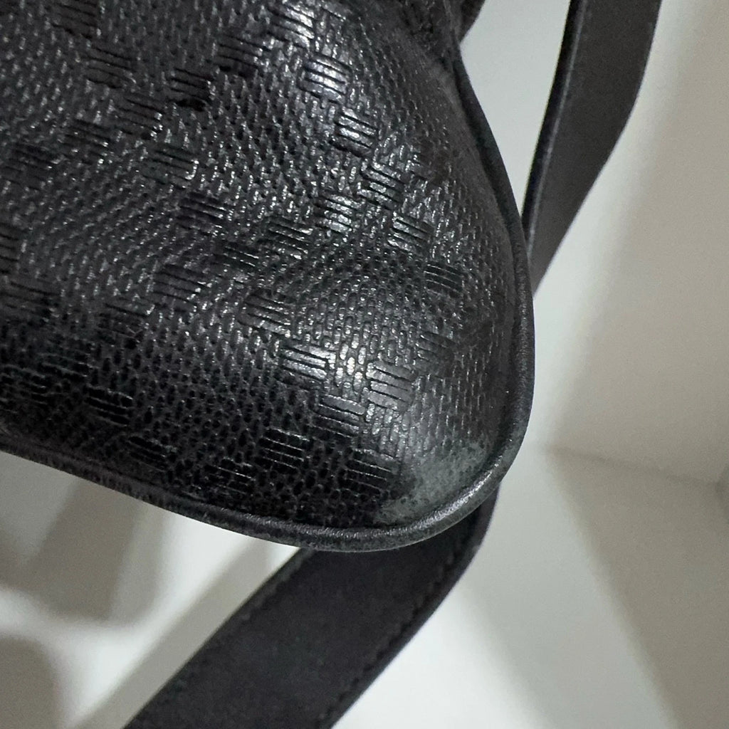 GUCCI Black Embossed Leather Messenger Shoulder Crossbody Bag For Women