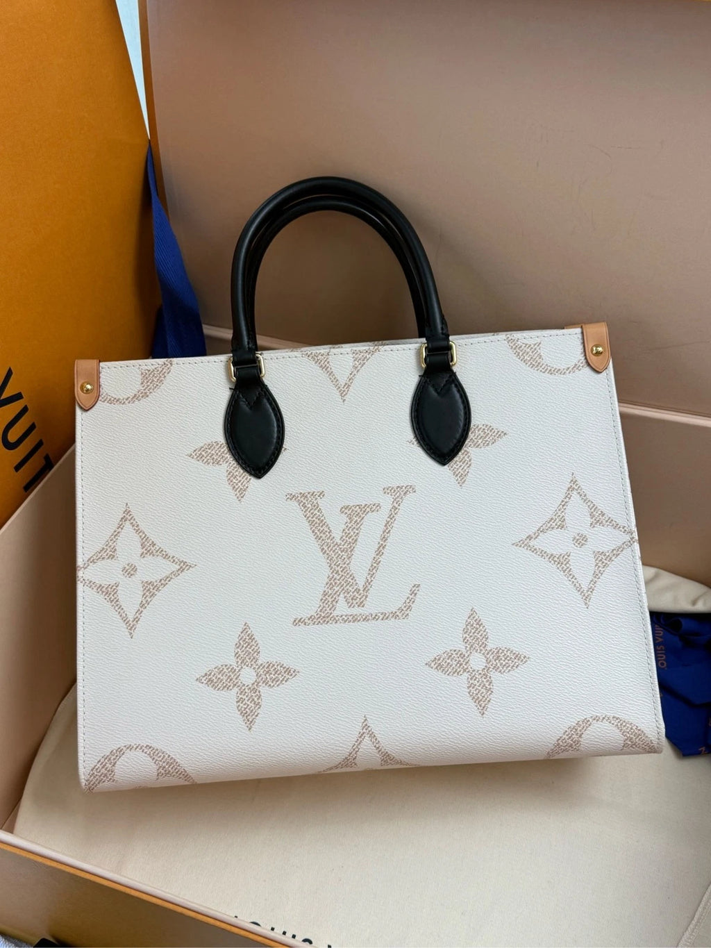 Louis Vuitton OnTheGo Medium Dune Tote Bag For Women