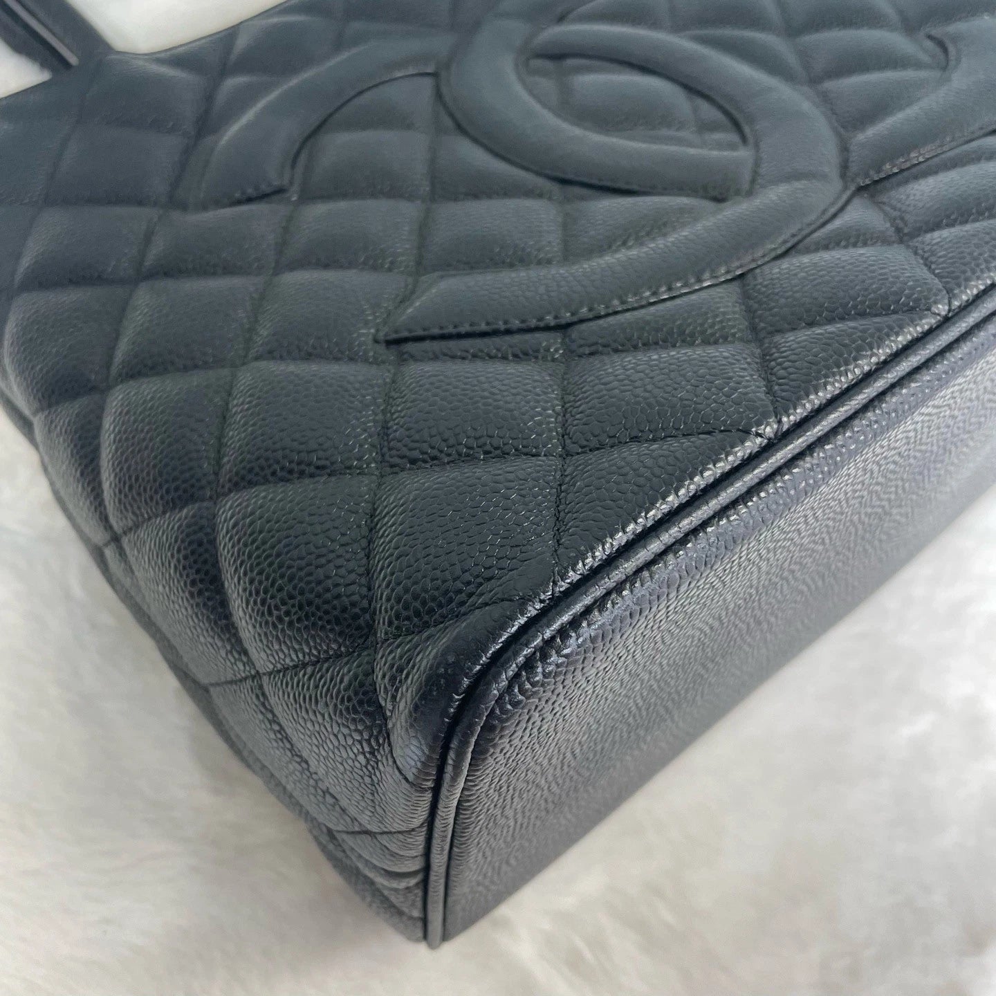 Chanel Hilton Black Caviar Leather Tote Handbag Shoulder Bag Gold Hardware