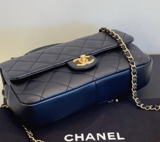 Chanel Diamon Chain Shoulder Bag Crossbody Black Gold Used Women Classic