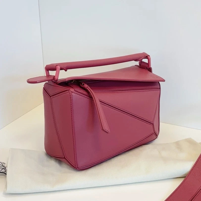 Excellent Loewe Puzzle PM Pink Handbag Crossbody with Detachable Strap