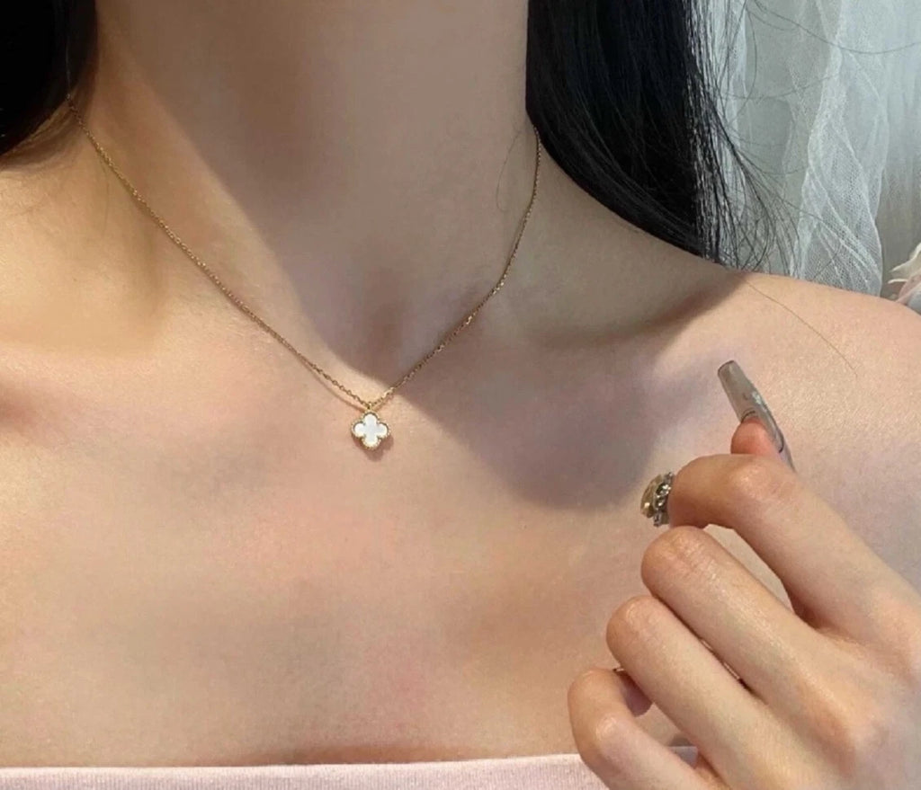Van Cleef &amp; Arpels Sweet Alhambra Necklace 18K Yellow Gold Mother of Pearl