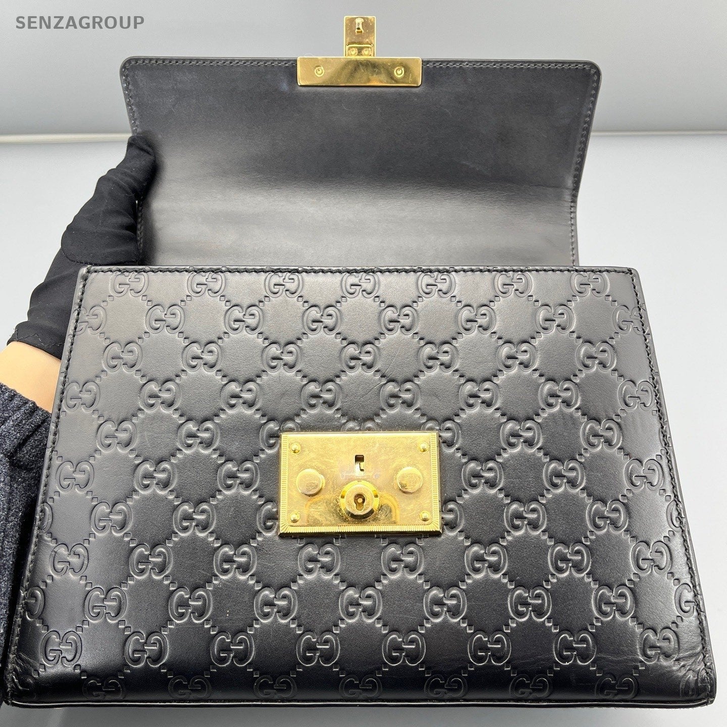Gucci Padlock Signature Top Handle Bag Crossbody Black Gold Women Classic