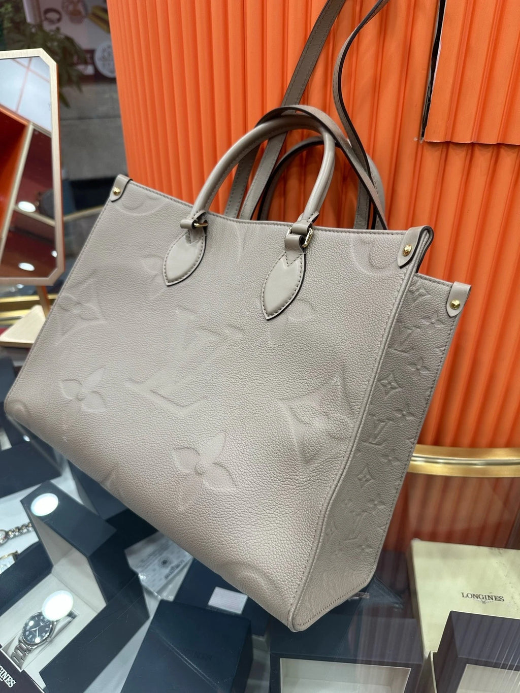 Louis Vuitton Onthego Monogram Gray Tote Handbag Shoulder Bag