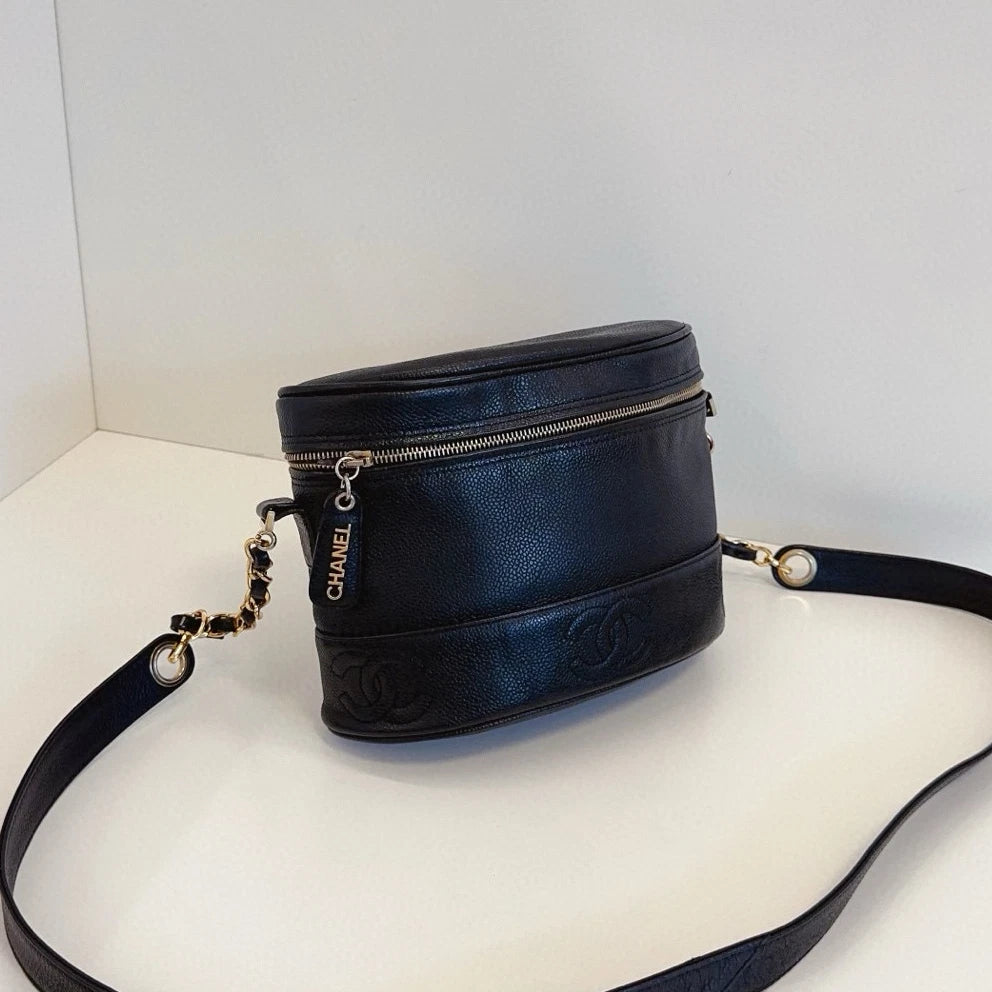 Chanel Calfskin Vintage Crossbody Black Gold Used Women Classic