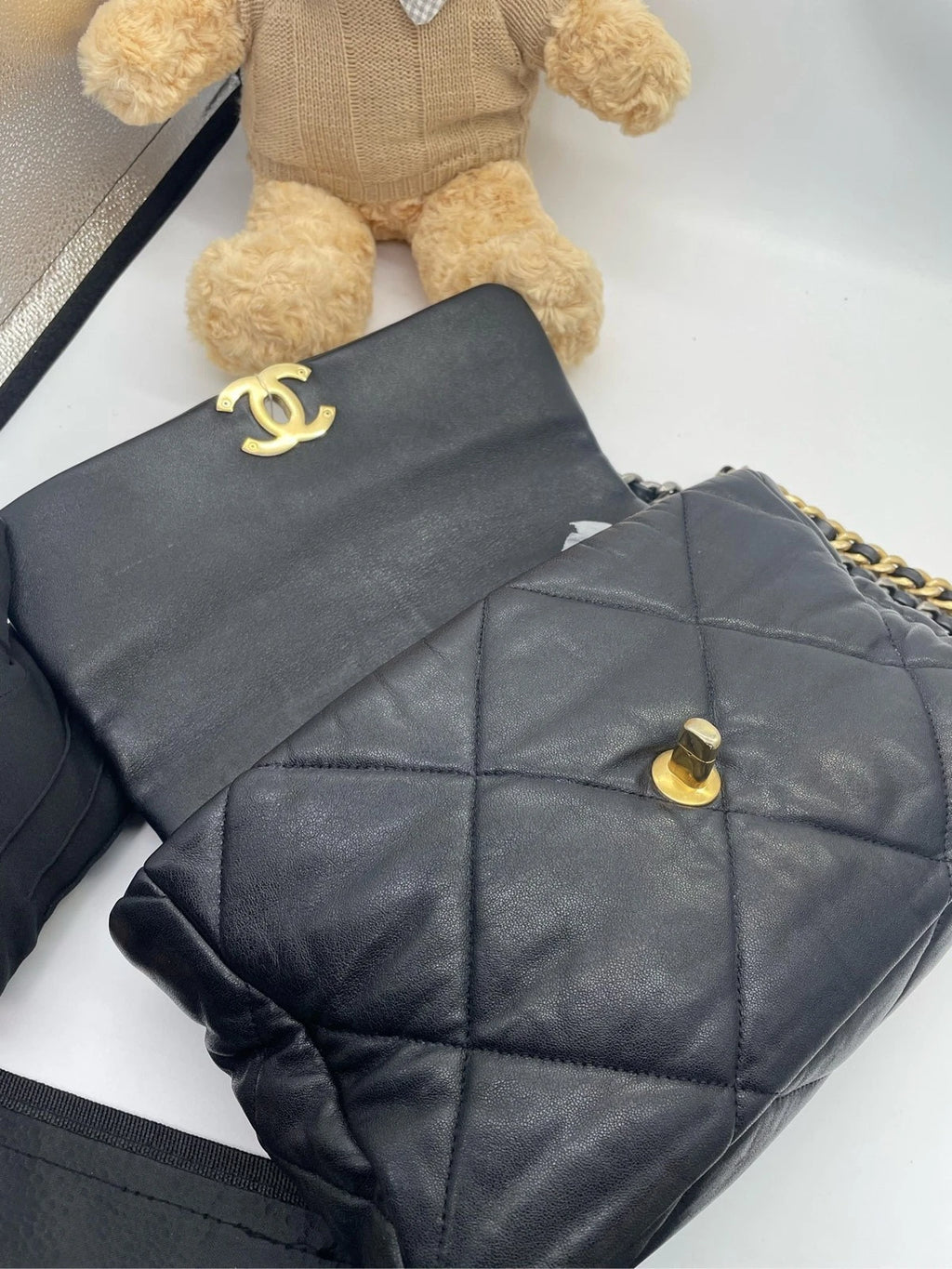 CHANEL 19Bag Medium Leather Shoulder Bag for Women