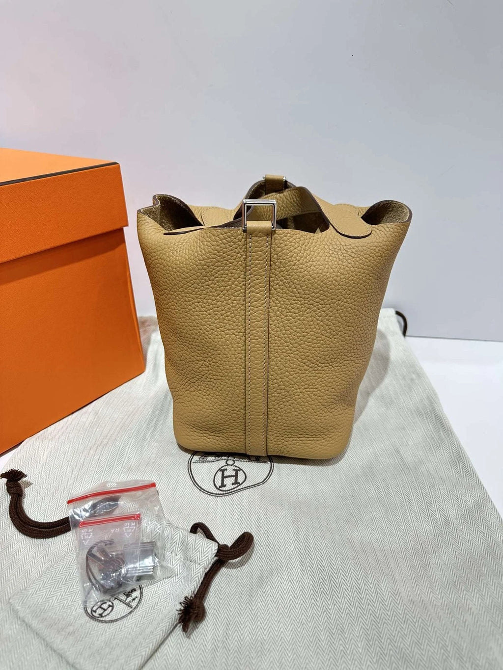 Hermes Epsom Picotin18 Bucket Bag for Women Beige Silver Hardware