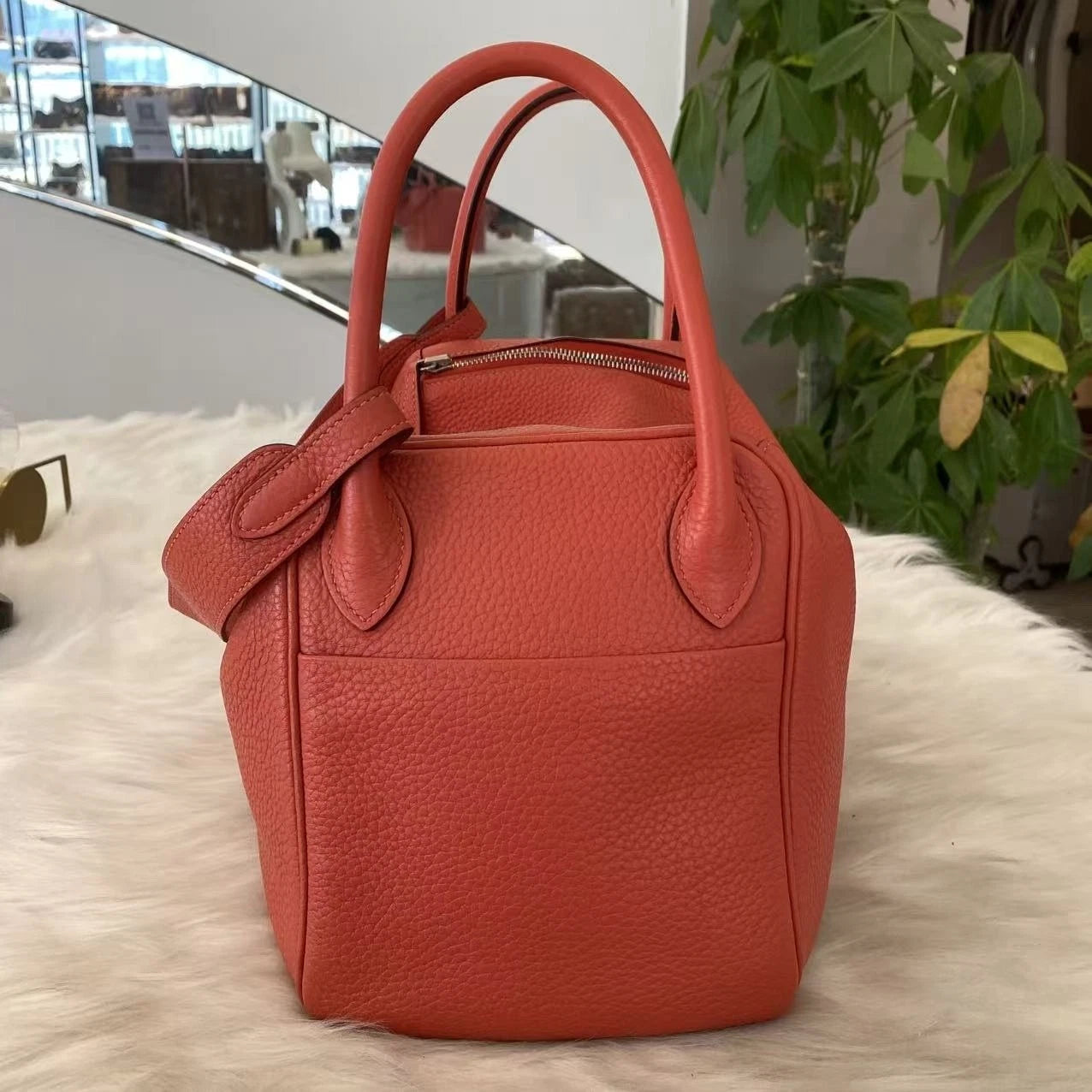Hermès Lindy 26 Bag Red Silver Shoulder Handbag Classic Women