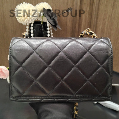 Chanel Quilted Chain Shoulder Crossbody Bag Black Gold Hardware Classic Women