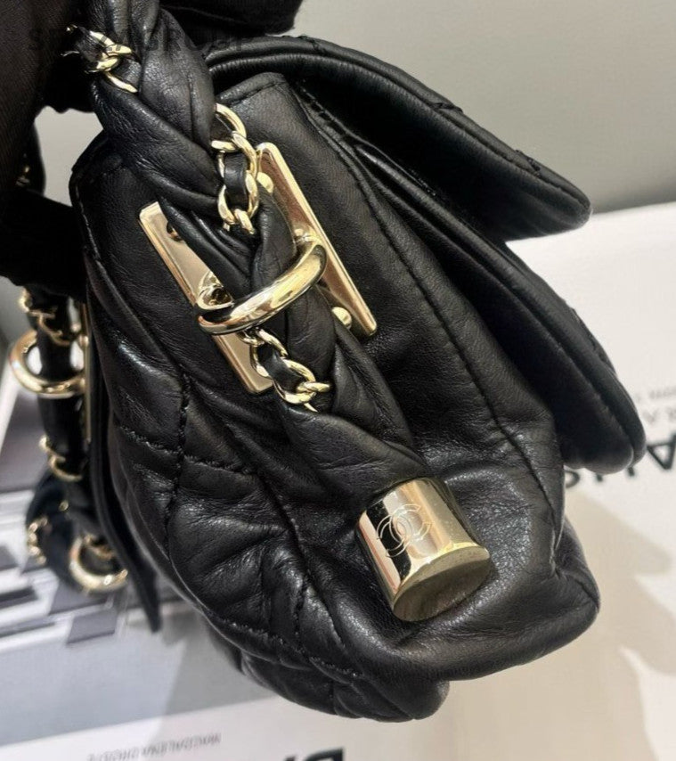 Chanel Classic Flap Chain Shoulder Bag Black Gold Used Women Diamond Pattern