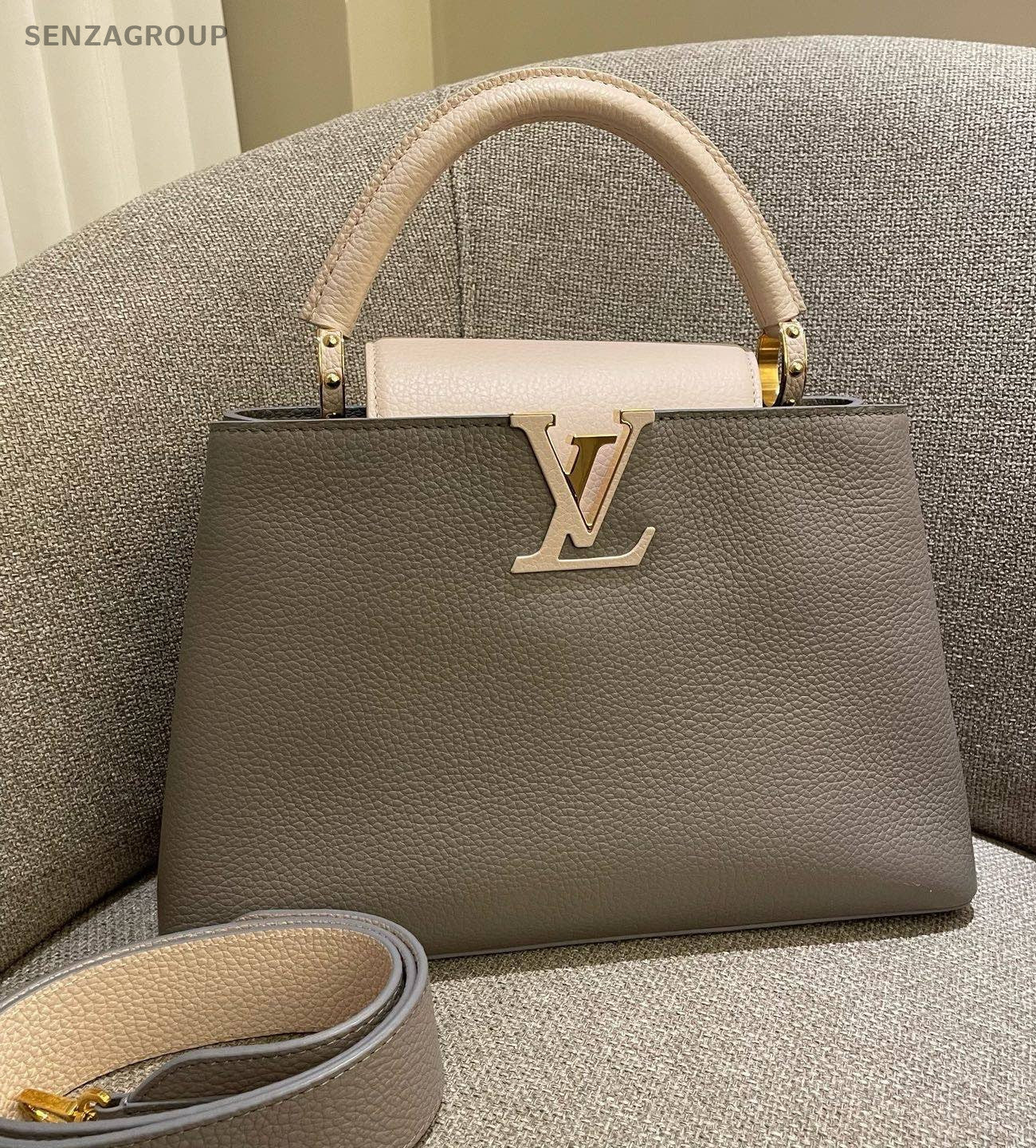 Louis Vuitton Capucines MM Top Handle Bag Crossbody Gray Gold Women Classic