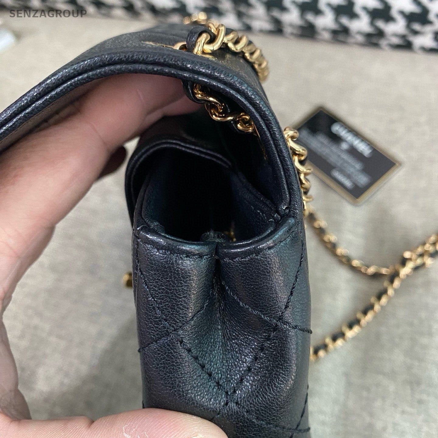Chanel Diamond Chain Shoulder Bag Crossbody Black Gold Used Women Classic