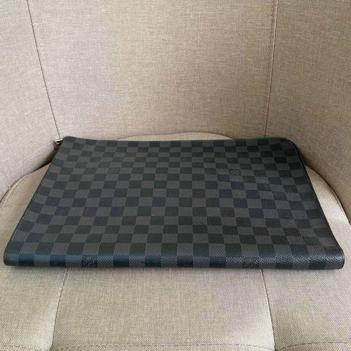 Louis Vuitton Black Damier Clutch Toiletry Pouch For Unisex