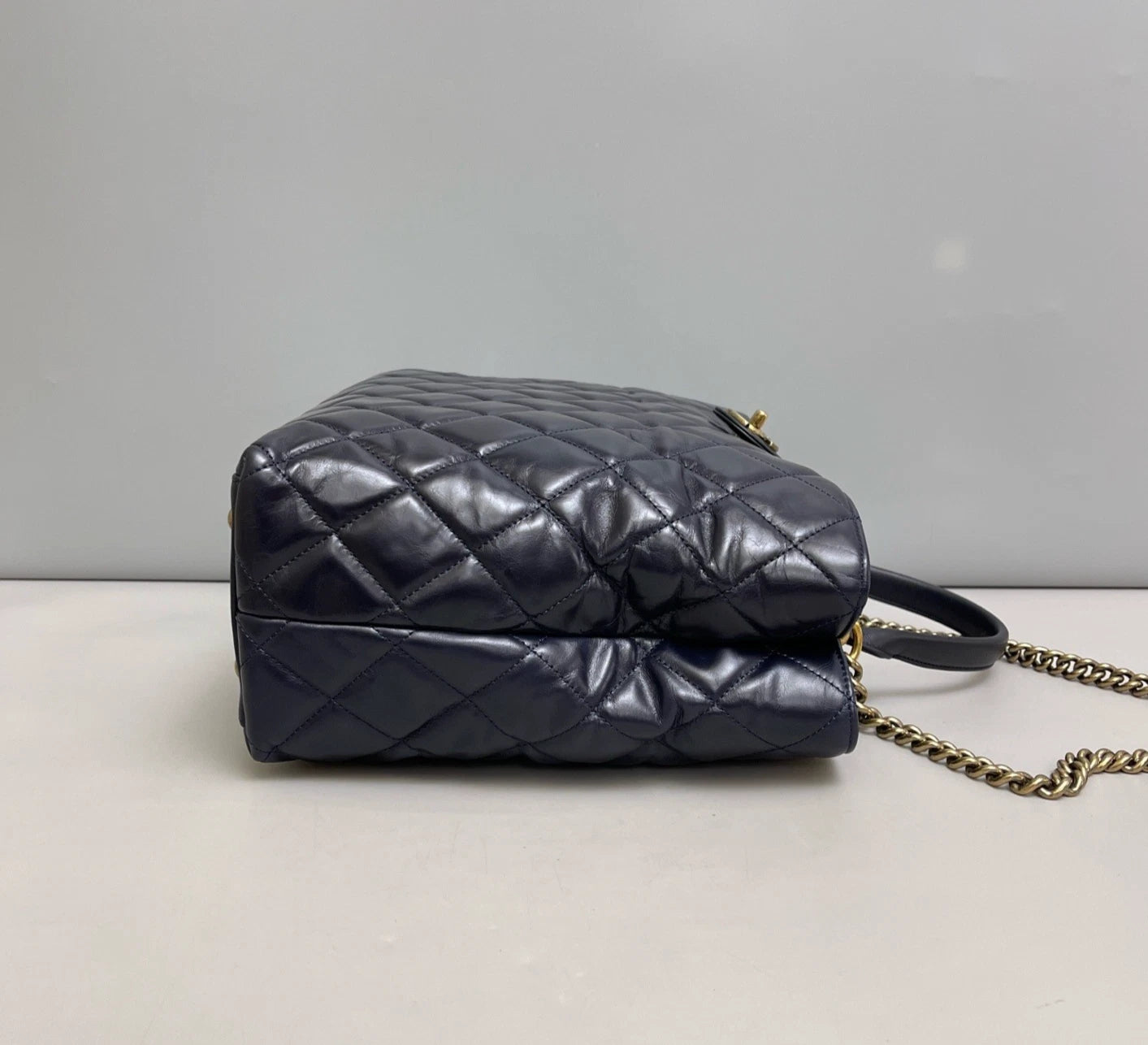 Chanel Paris-bombay Tote Oil Wax Calfskin Top Handle Bag Shoulder Black