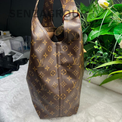 Louis Vuitton Atlantis GM Brown Gold Buckle Shoulder Bag Classic Fashion Women
