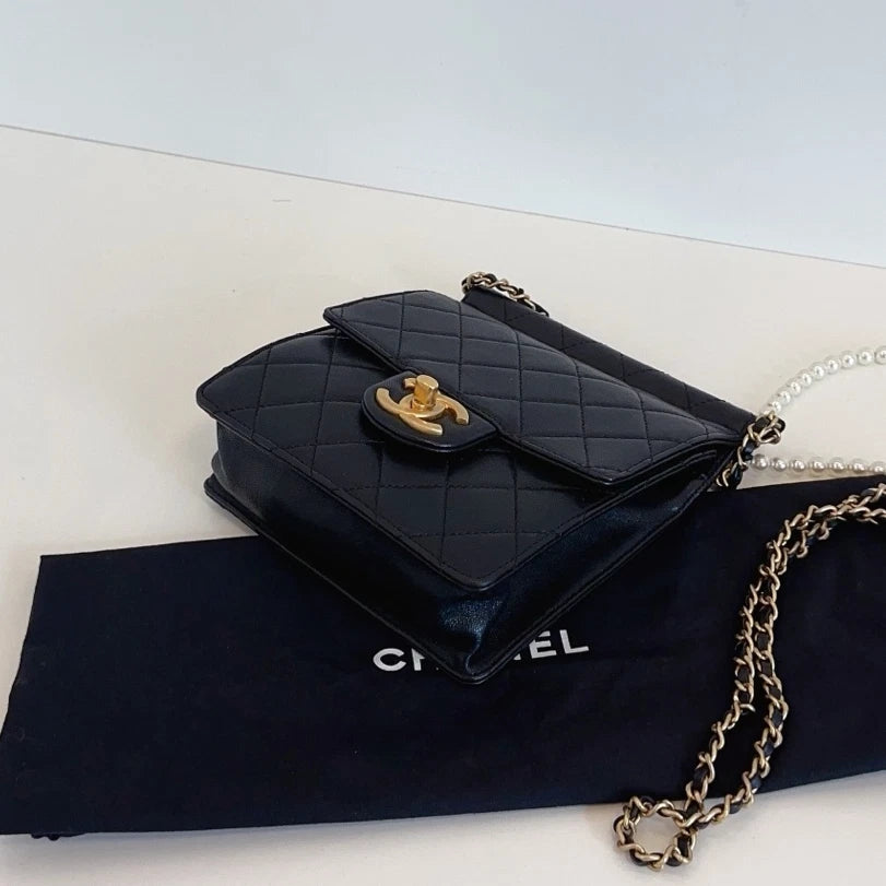 Chanel Chic Pearls Chain Crossbody Diamond Black Gold Women Classic Fashion