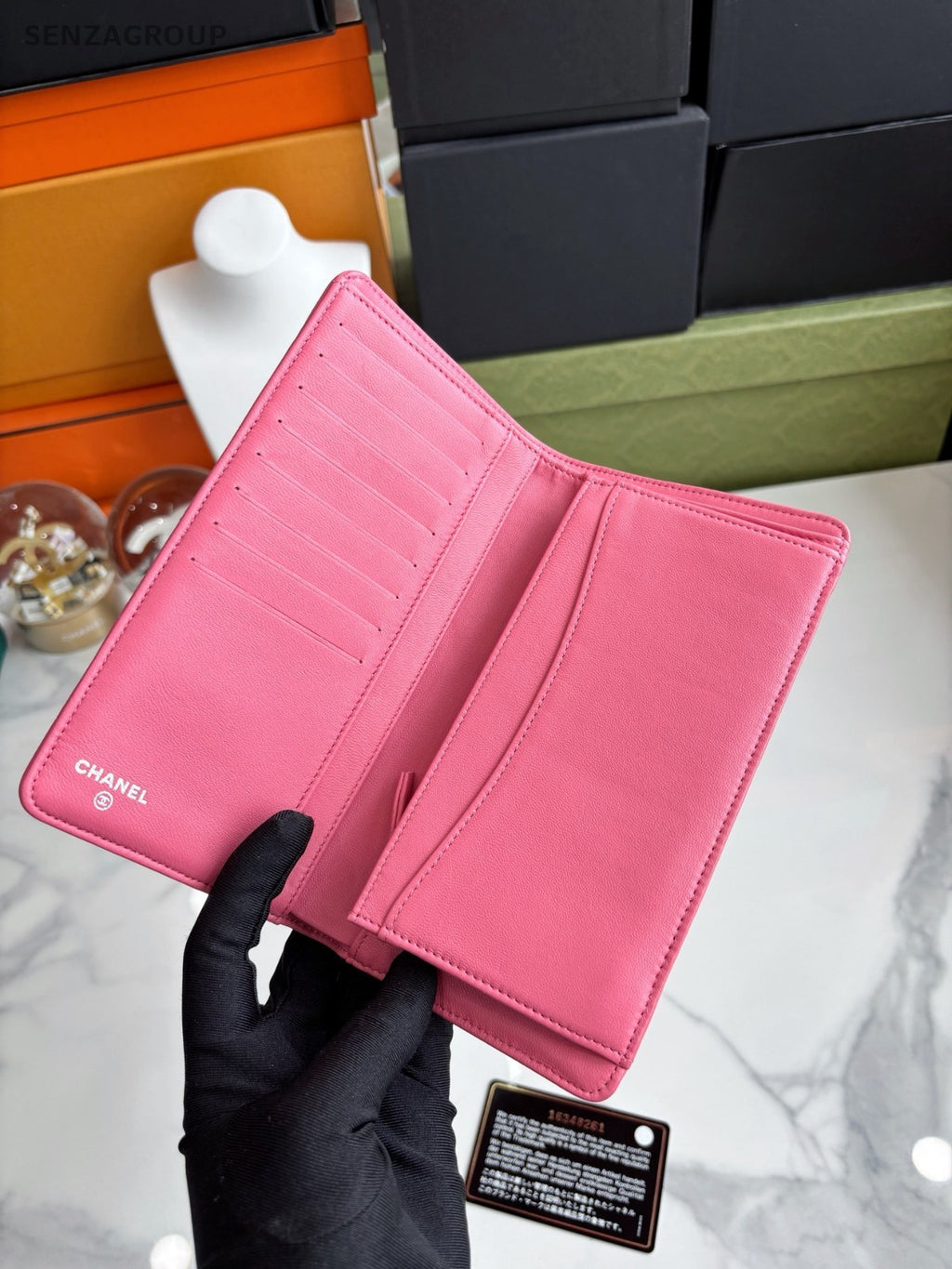 CHANEL Classic Flap pink wallet Almost brank new with card