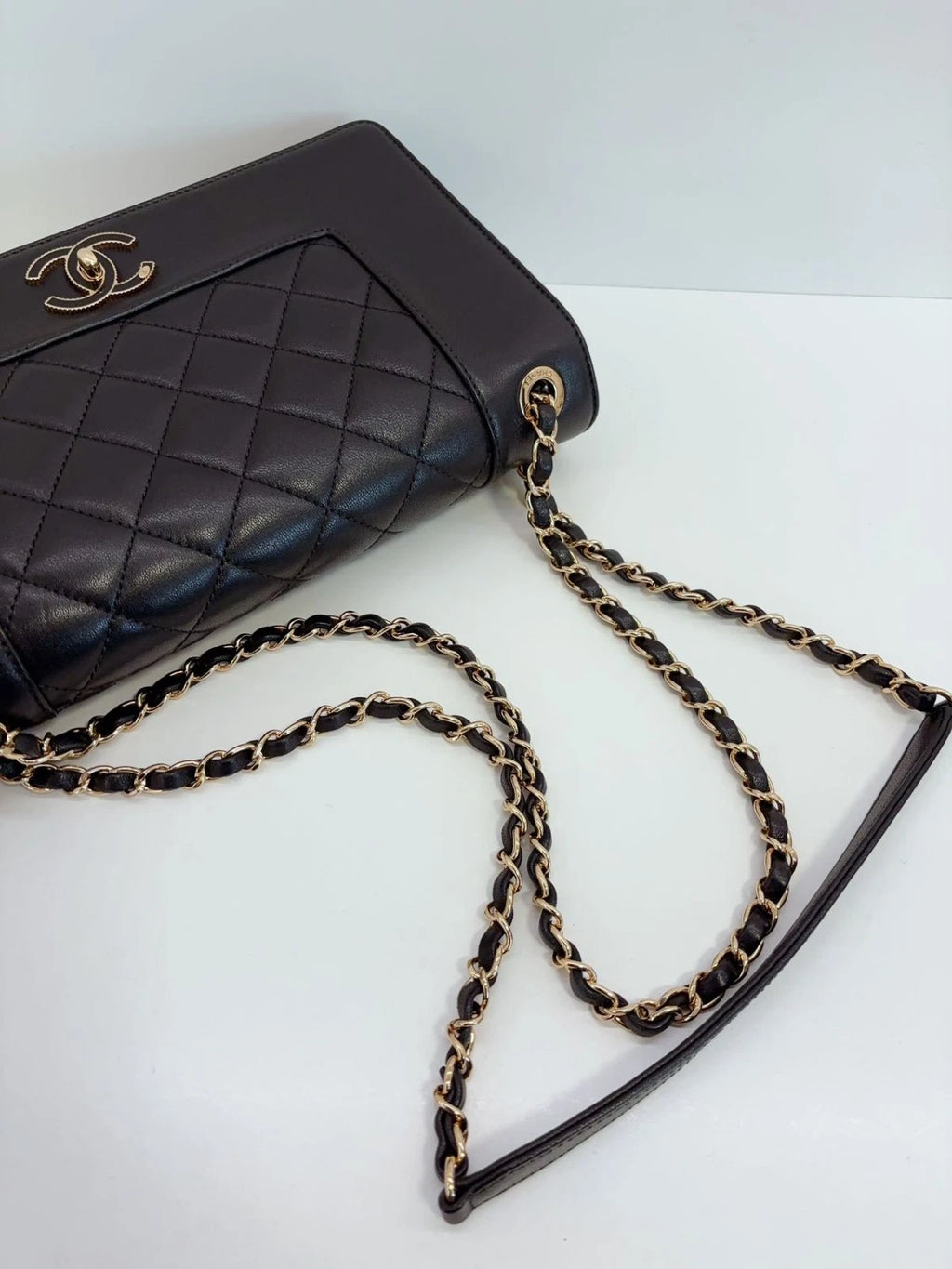 Chanel CC Logo Calfskin GM Chain Shoulder Bag Crossbody Black Gold Women Classic