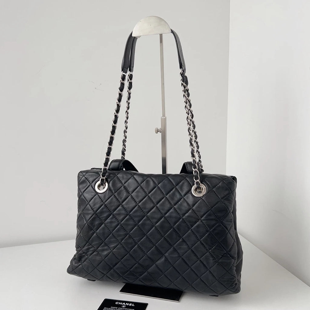 Authentic Chanel Diamond Tote Silver Hardware Chain Shoulder Bag Black Turnlock