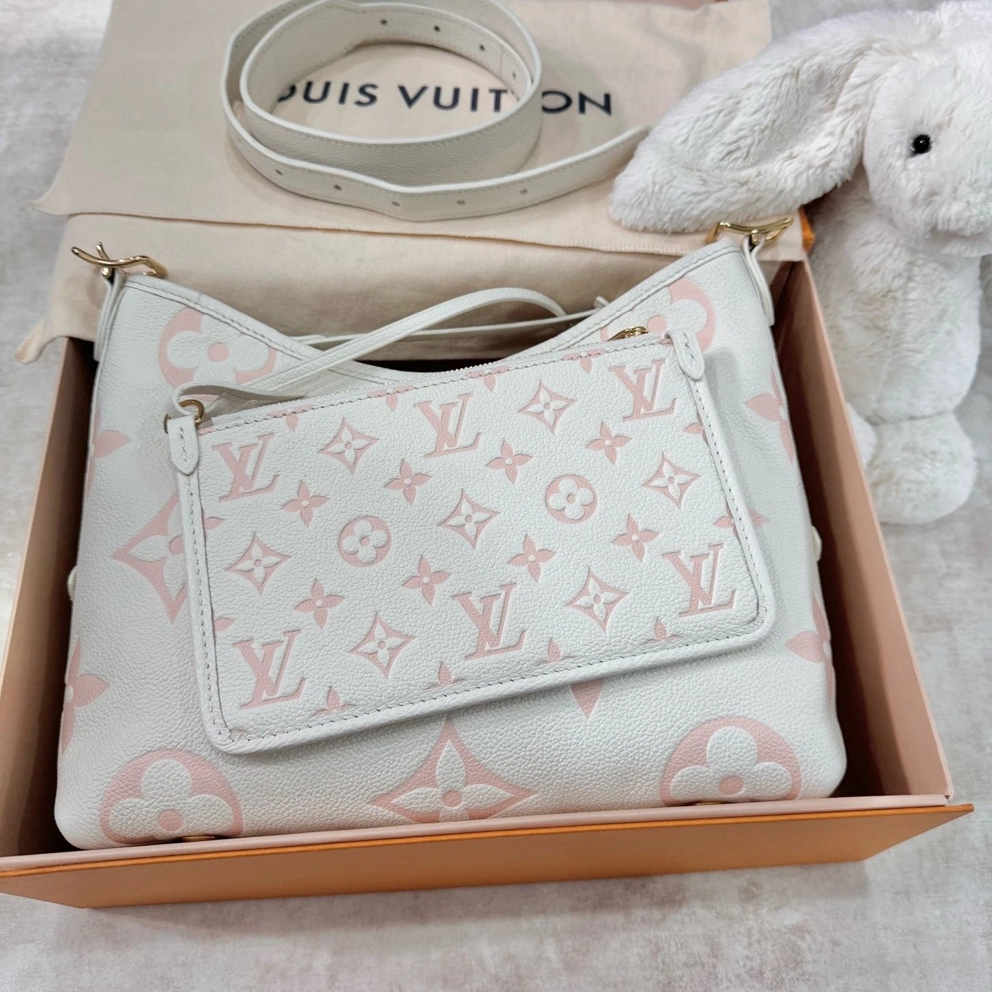 Louis Vuitton Carryall Leather Tote Bag Excellent