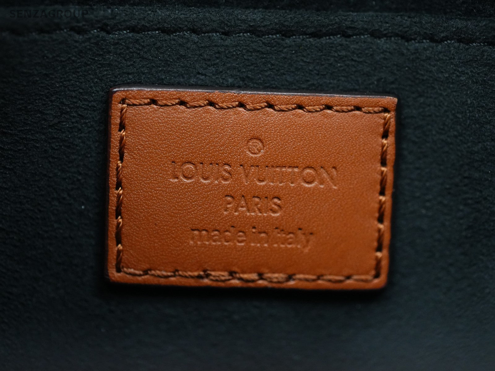 Louis Vuitton Dauphine PM Monogram Shoulder bag Crossbody Almost Brand NEW Women