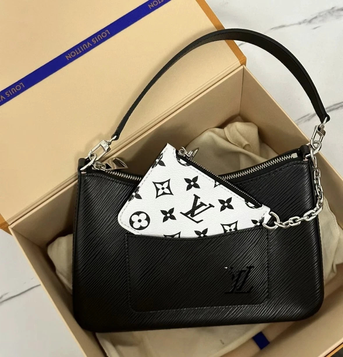 Louis Vuitton Marelle Epi Black Shoulder Bag Crossbody Excellent