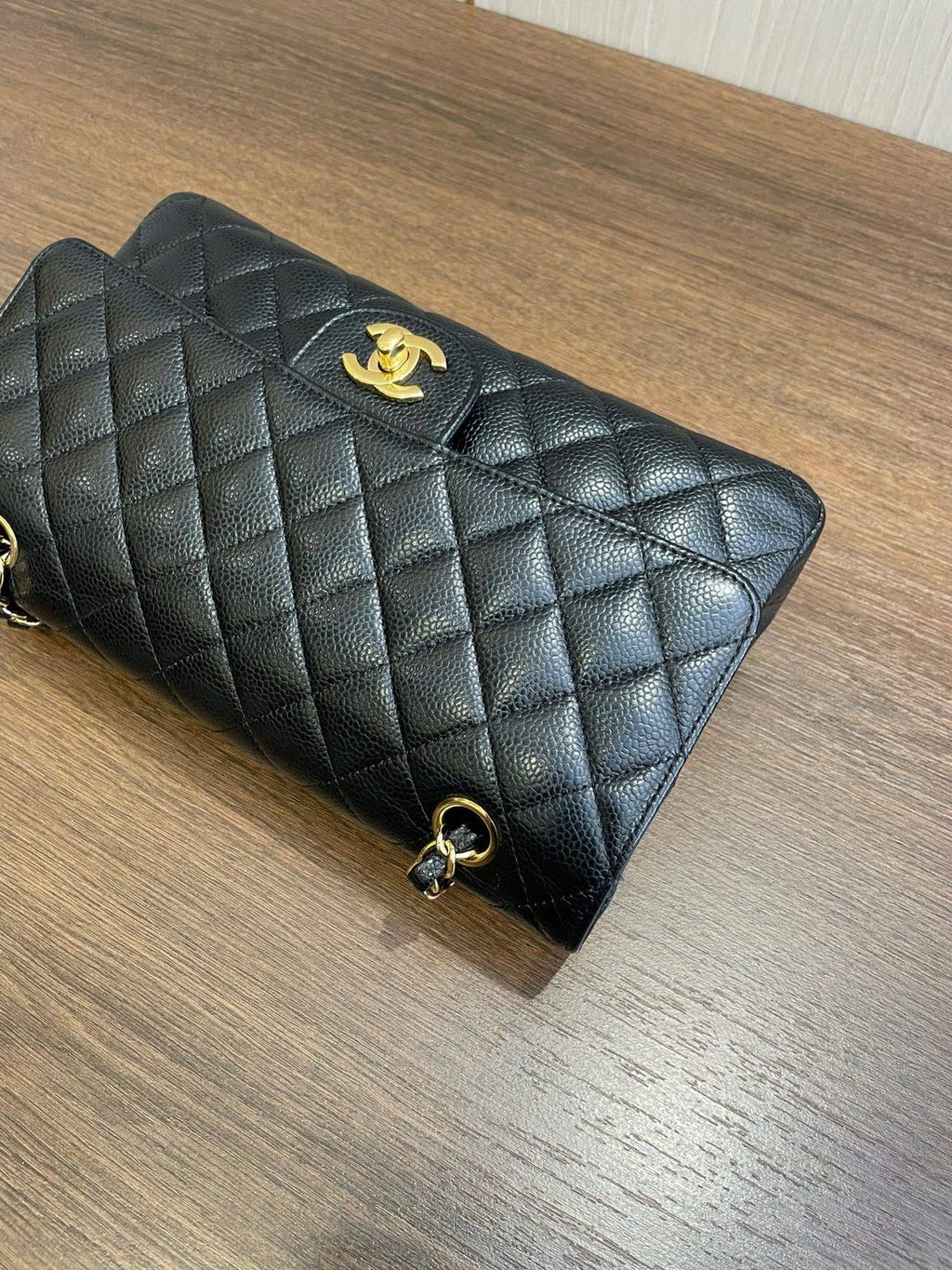 CHANEL Classic Flap Series Medium Caviar Chain Shoulder Crossbody Bag Daily Use
