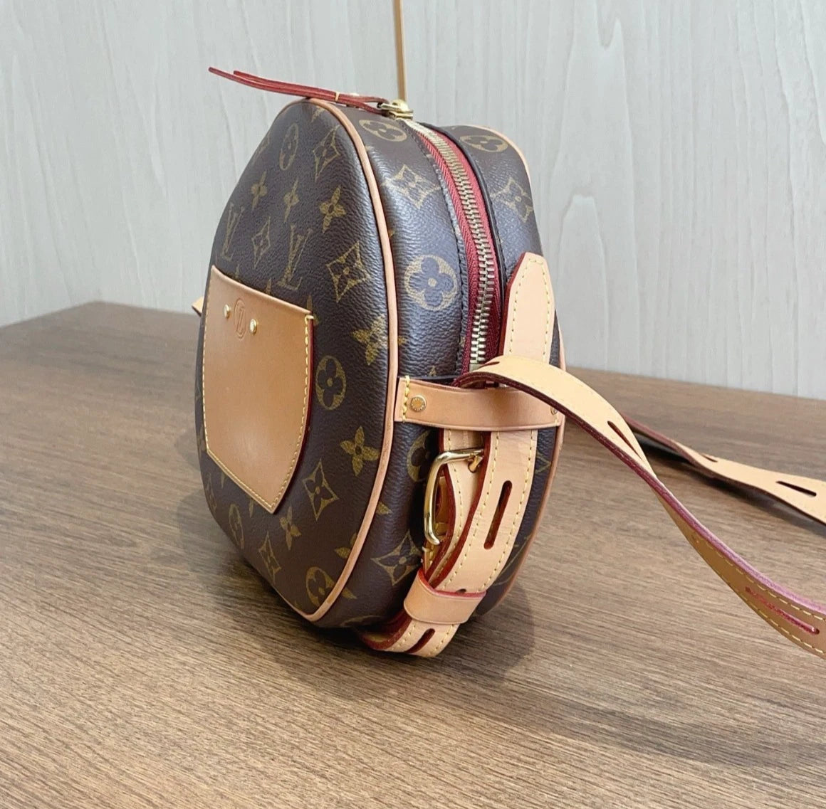 Louis Vuitton Boite Chapeau Souple Monogram GM Shoulder Bag Crossbody Bag Women
