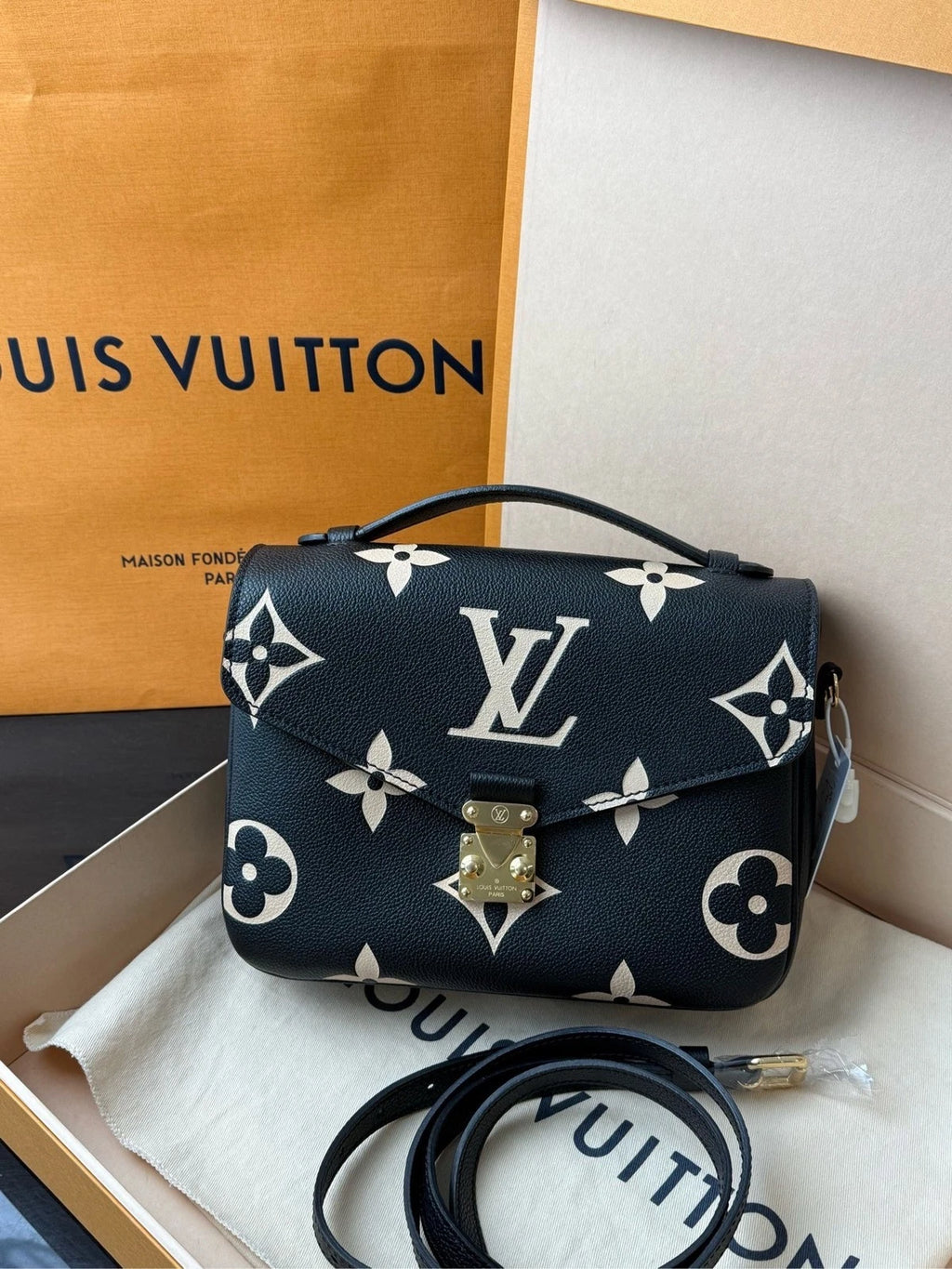 Louis Vuitton Women's Black &amp; White Messenger Bag