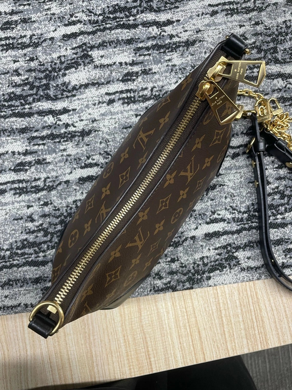 Louis Vuitton Boulogne Leather Black Shoulder Bag Crossbody Excellent