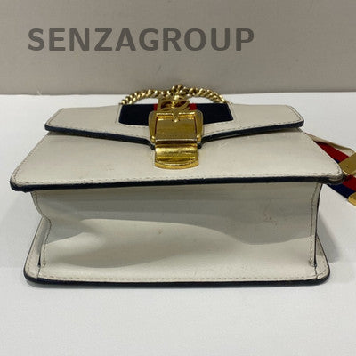 Gucci Sylvie Mini Chain Shoulder Bag in White - Classic & Fashionable
