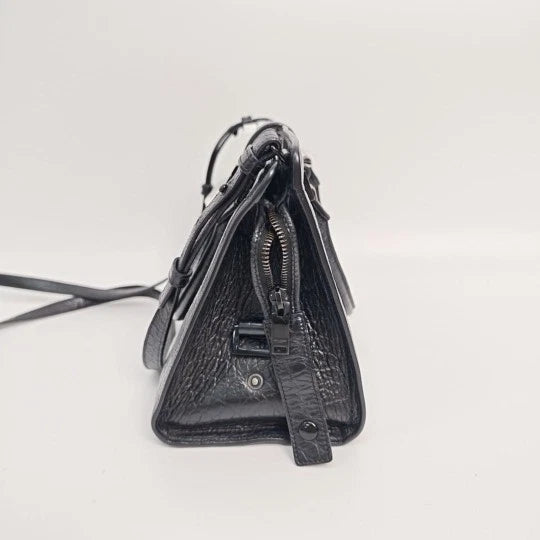Saint Laurent Black Crocodile Embossed Cabas Shoulder Handbag For Women