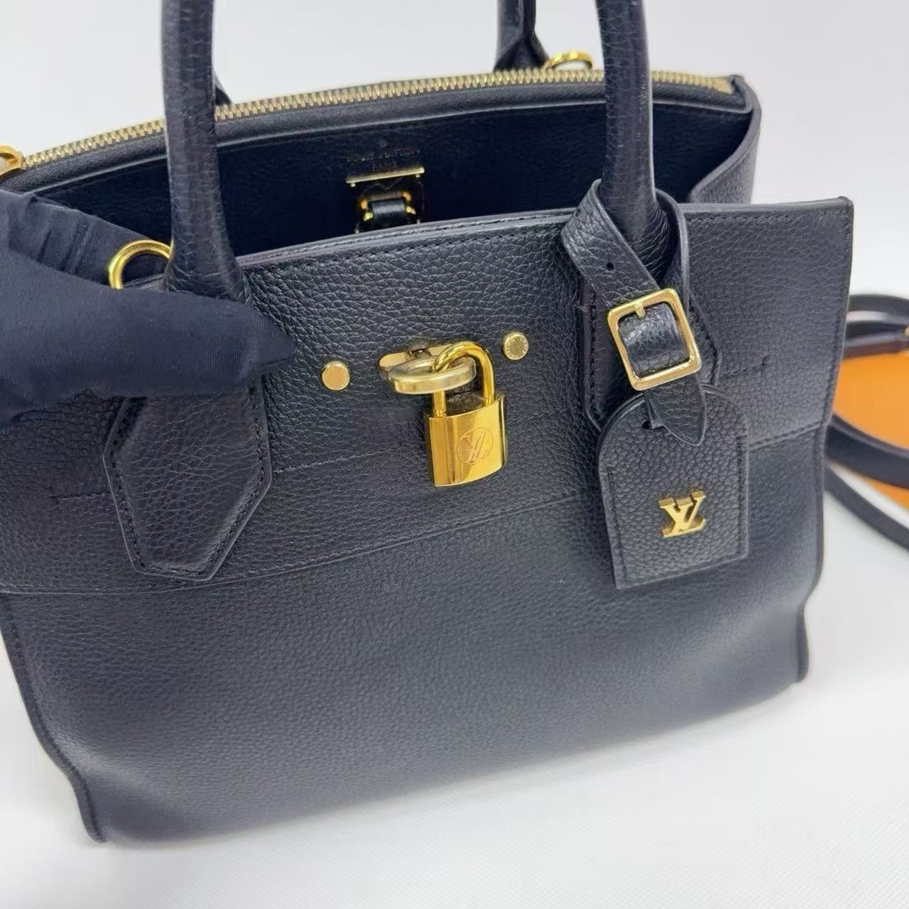 Louis Vuitton City Black Silver Zipper Handbag Women's Classic Fashion