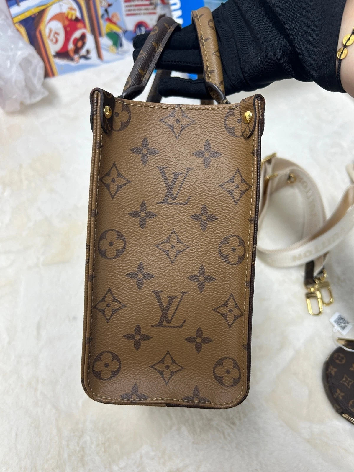 Louis Vuitton Onthego Monogram Canvas Small Crossbody Handbag
