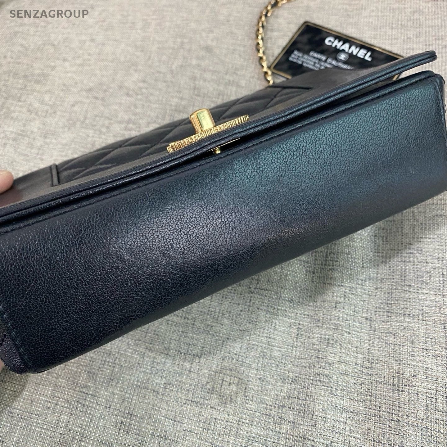 Chanel Diamond Chain Shoulder Bag Crossbody Black Gold Used Women Classic