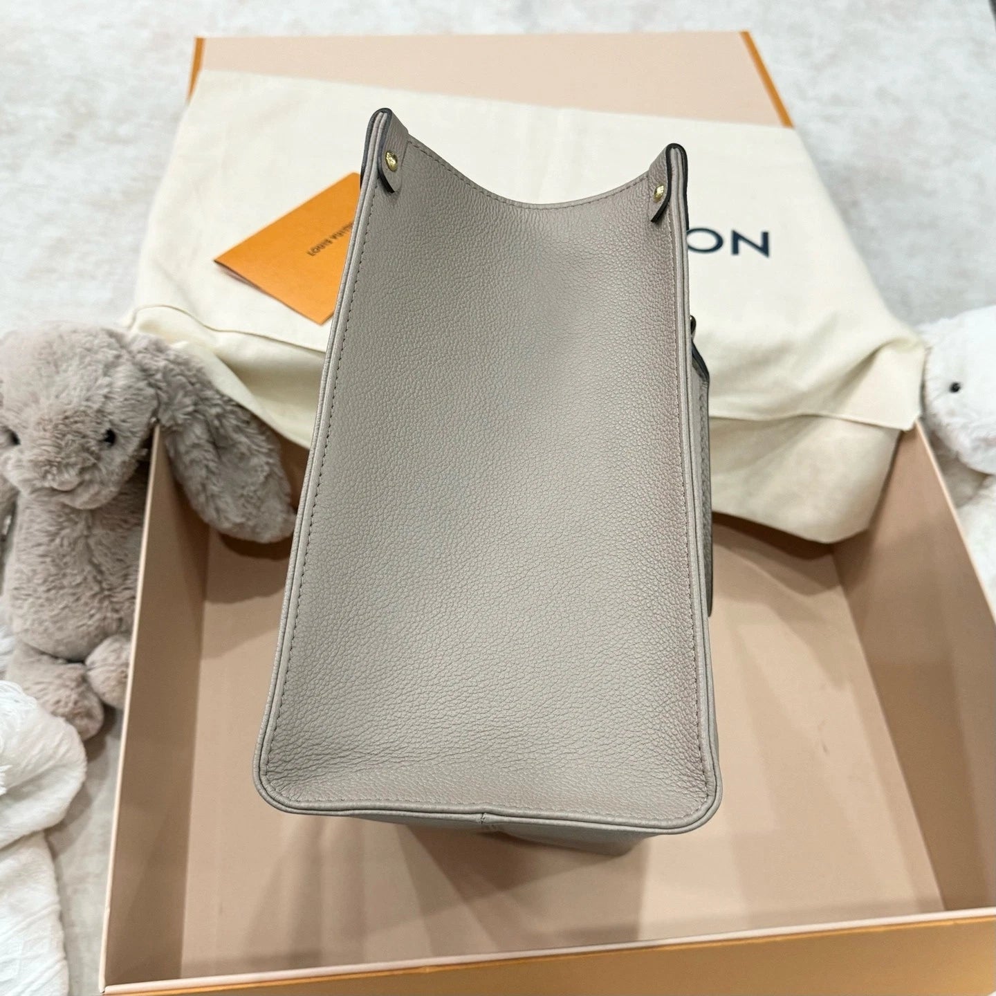 New Louis Vuitton OnTheGo Medium Tote Bag For Women Grey