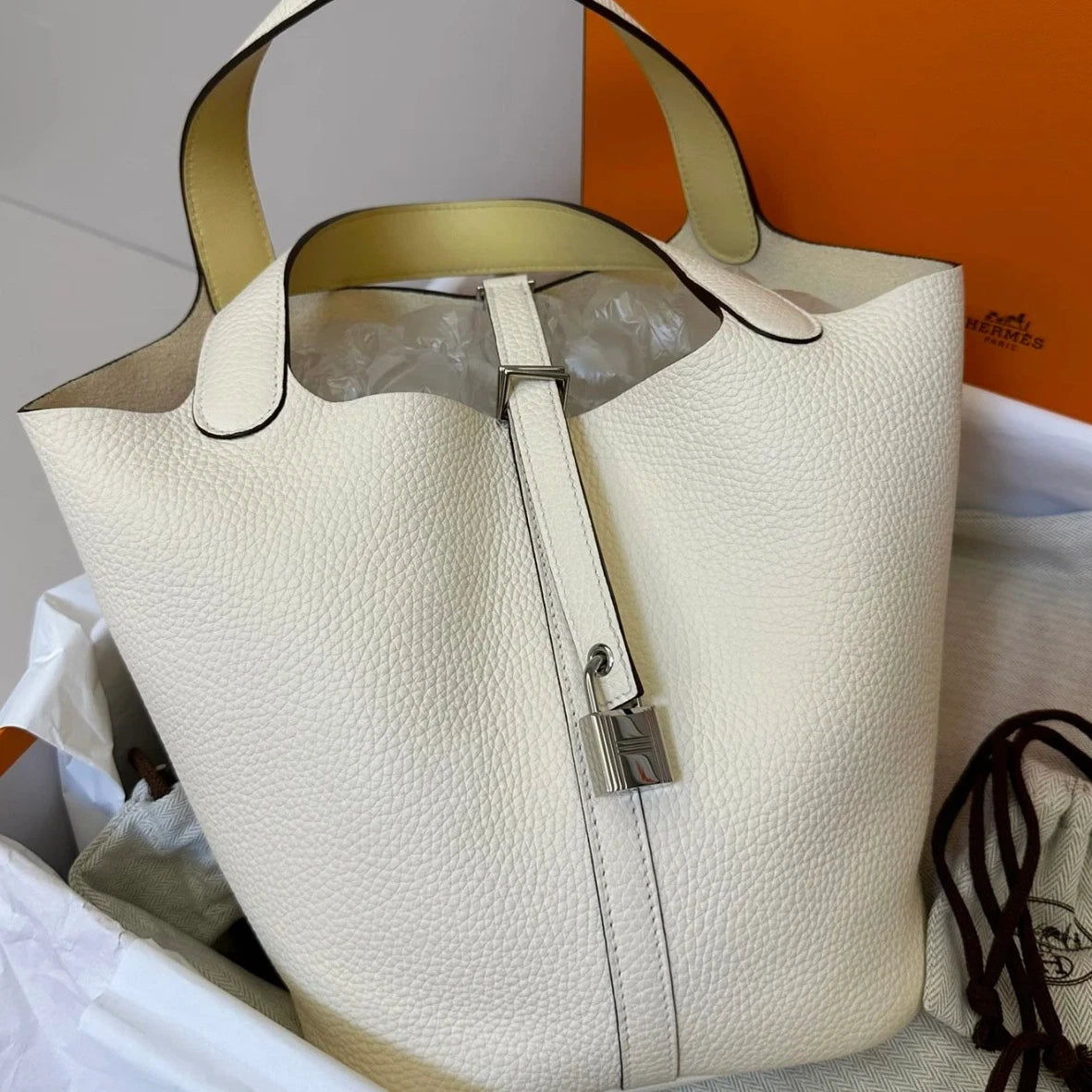 Hermès Picotin Lock 22 Cabas Picotin Bucket Bag Handbag Nata Cream White