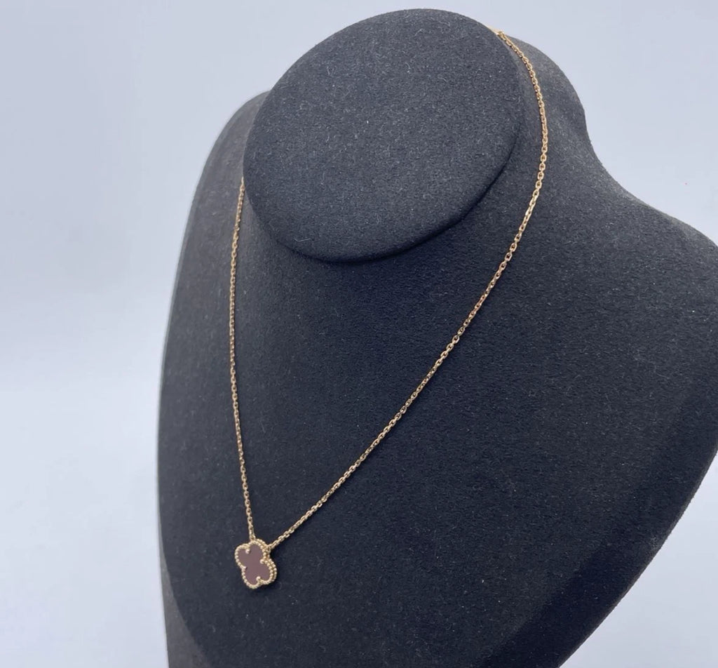 Van Cleef &amp; Arpels Vintage Alhambra Pendant Necklace 18k Gold Red Carnelian
