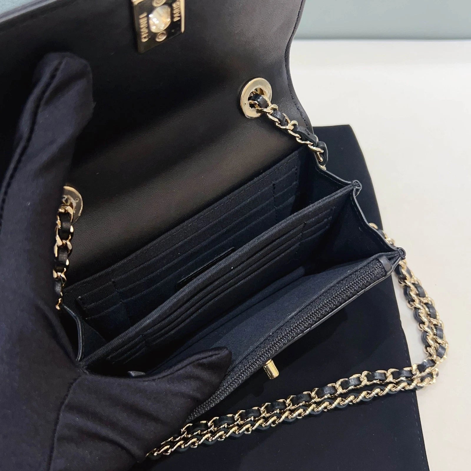 CHANEL Trendy CC Mini Black Leather Shoulder Bag For Women