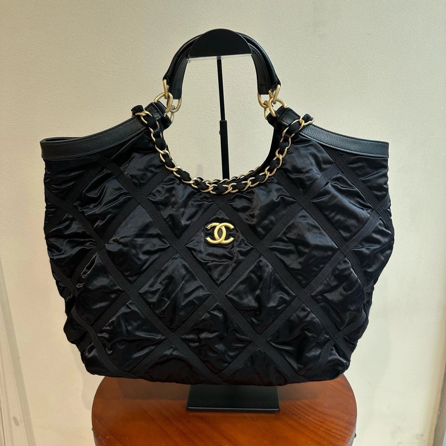 Excellent Chanel Maxi Tote Nylon Black Handbag Chain Shoulder Bag Chip Version