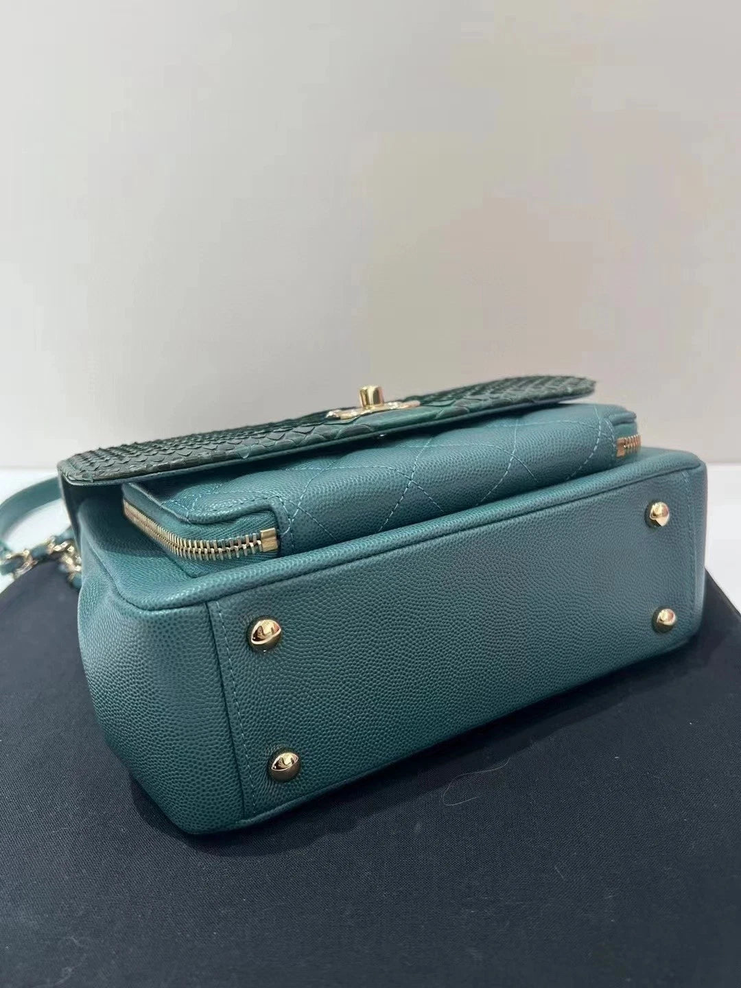 CHANEL Limited Green Patchwork Crossbody Bag For Women