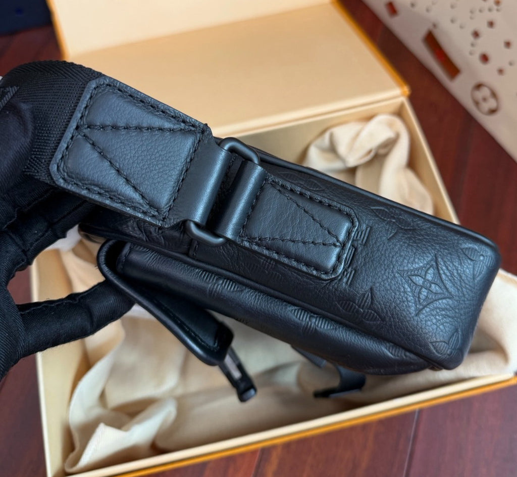 Louis Vuitton Monogram Getaway Crossbody Black Unisex Adults Classic
