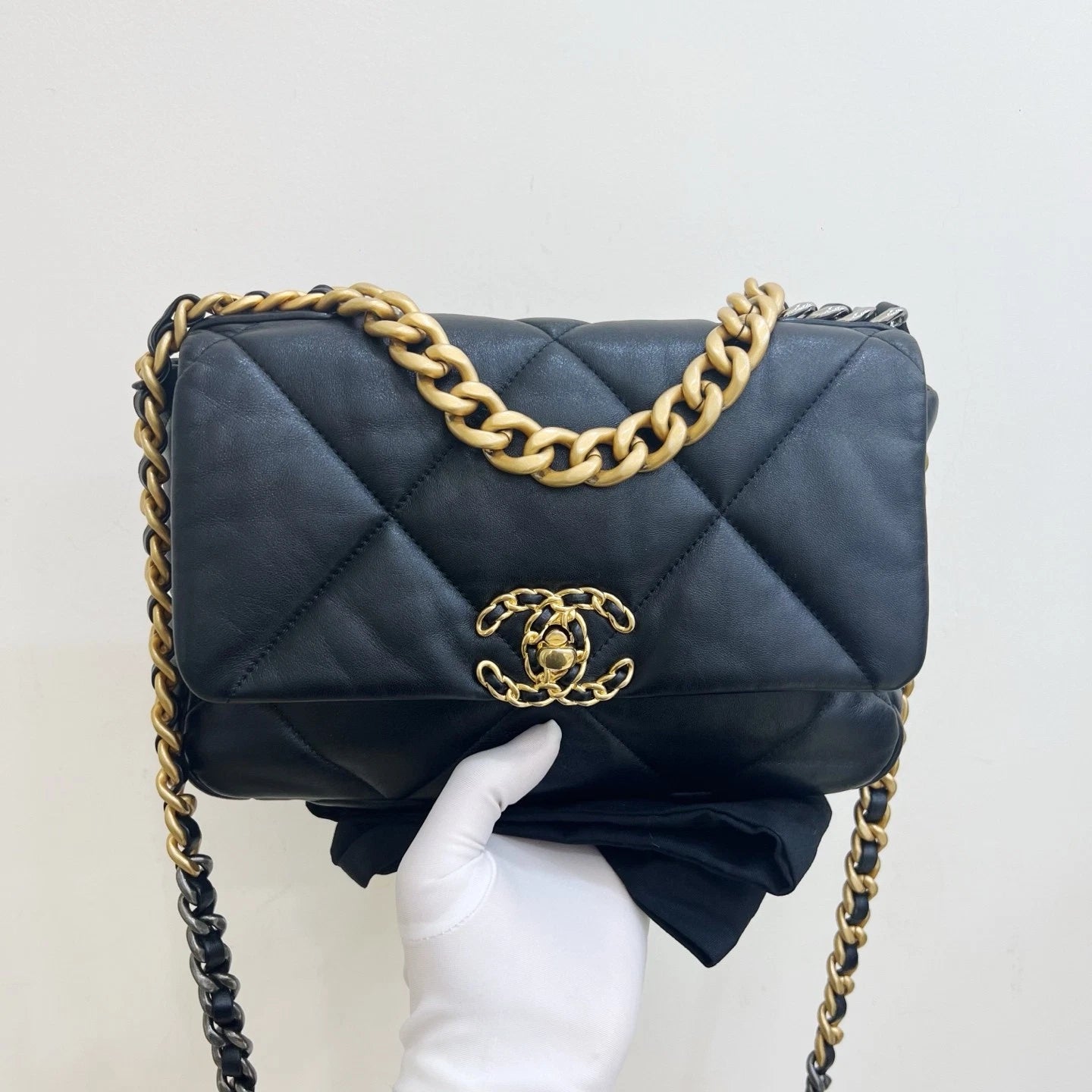 Chanel 19 Bag Small Quilted Lambskin Handbag Crossbody Shoulder Bag Black Gold